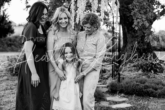 Holman Extended Family BW (126)