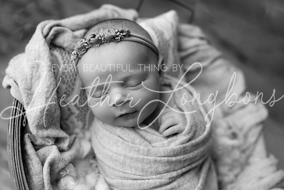 Johanna newborn-12BW