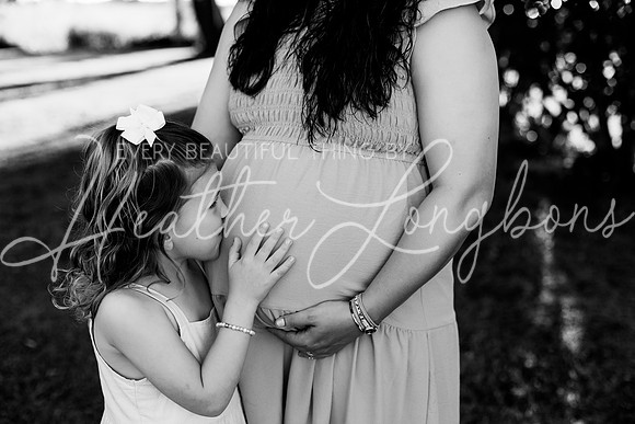 Tyler and Mackenzie Maternity 2024-41BW