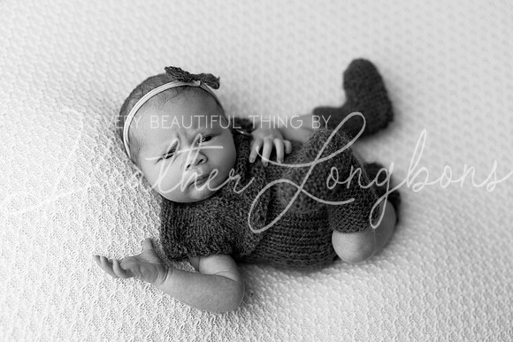 Flossie newborn-1BW