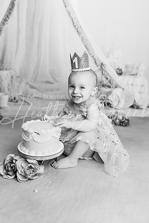 Adeline Cake Smash-12BW