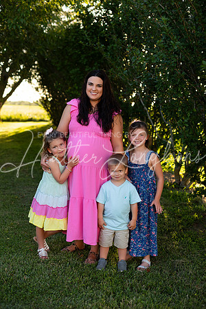 Tyler and Mackenzie Maternity 2024-29