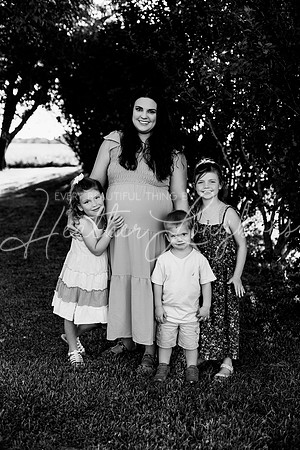 Tyler and Mackenzie Maternity 2024-28BW