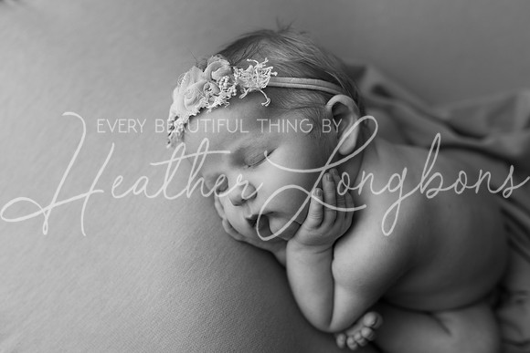 Ellaretta newborn-31BW