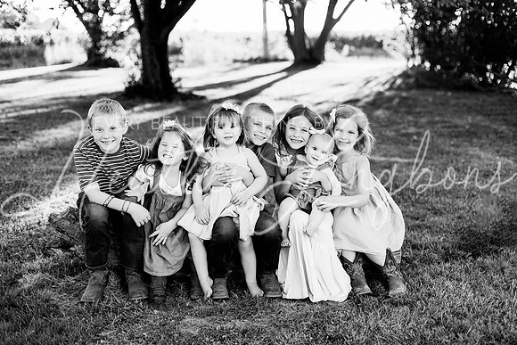 Van Matre family 2024-6BW