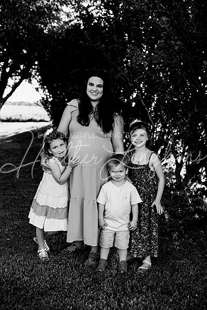 Tyler and Mackenzie Maternity 2024-29BW