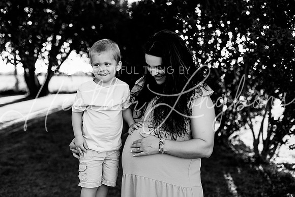 Tyler and Mackenzie Maternity 2024-52BW