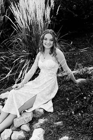Mackenzie Smith Senior-4BW