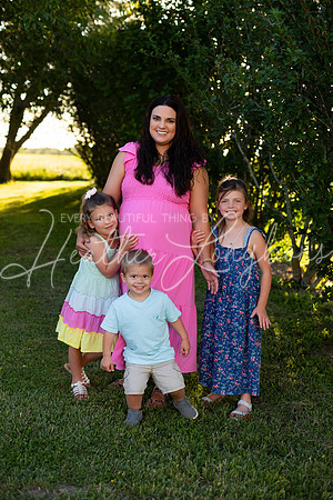 Tyler and Mackenzie Maternity 2024-30